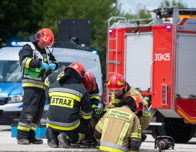 Miniatura: Pociąg z impetem uderzył w tir, maszynista...