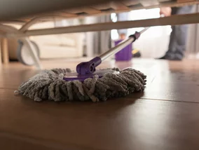 Miniatura: Dodaj 3 łyżki do wody...