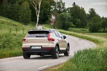 Zalety hybrydy plug-in i&nbsp;samochodu elektrycznego