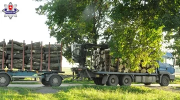 Lubelskie. Ładunek z ciężarówki spadł na rowerzystę 