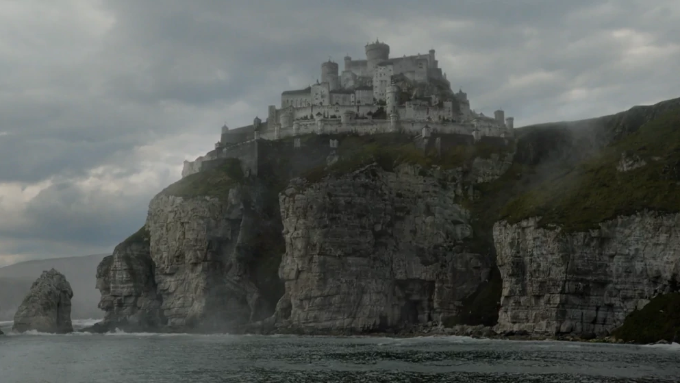 Kto stworzył sekretny tunel pod Casterly Rock?