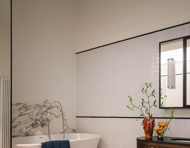 Miniatura: 45 polskich łazienek wykończonych marmurem