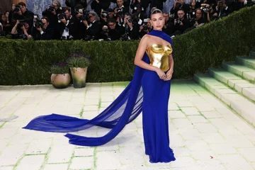 Hailey Bieber 
