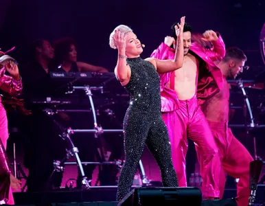 Miniatura: Fanka Pink urodziła w czasie koncertu....