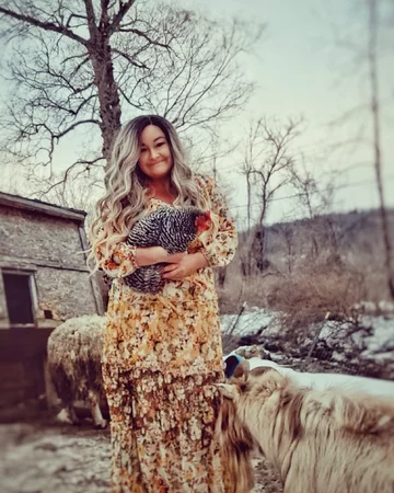 Zdjęcie w pandemicznej sukience na potrzeby #TargetDressChallenge 