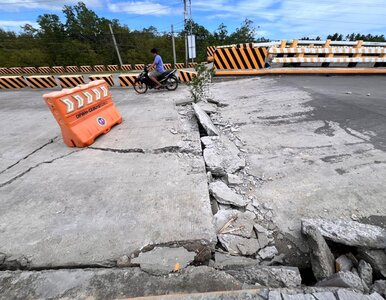 Miniatura: Potężne trzęsienie ziemi na Filipinach....