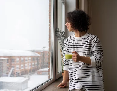 Miniatura: Mróz za oknem, świeżo w domu. Zimowe...