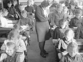 Miniatura: QUIZ. Ile pamiętasz ze szkoły? Mniej niż...