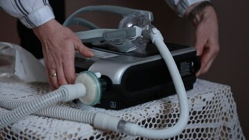 Domowa opieka z&nbsp;użyciem respiratora