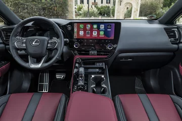 Nowy Lexus NX 450h+ 