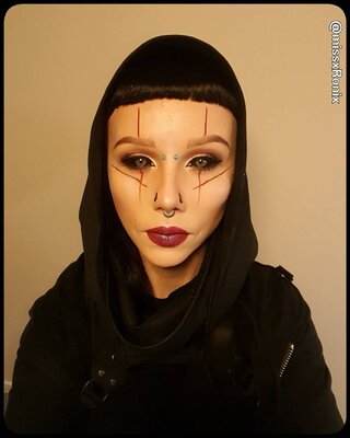 Miniatura: Czip, implanty i mnóstwo kolczyków. Tak...