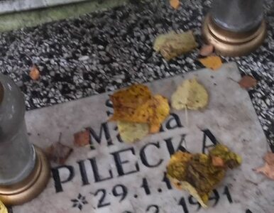 Miniatura: Grób Marii Pileckiej z tabliczką "do...