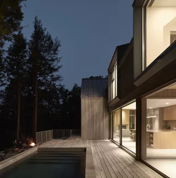 Minimalistyczny dom na klifie, projekt Matière Première Architecture 