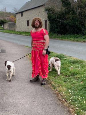 Miniatura: Oryginalna stylizacja na spacer z psem?...