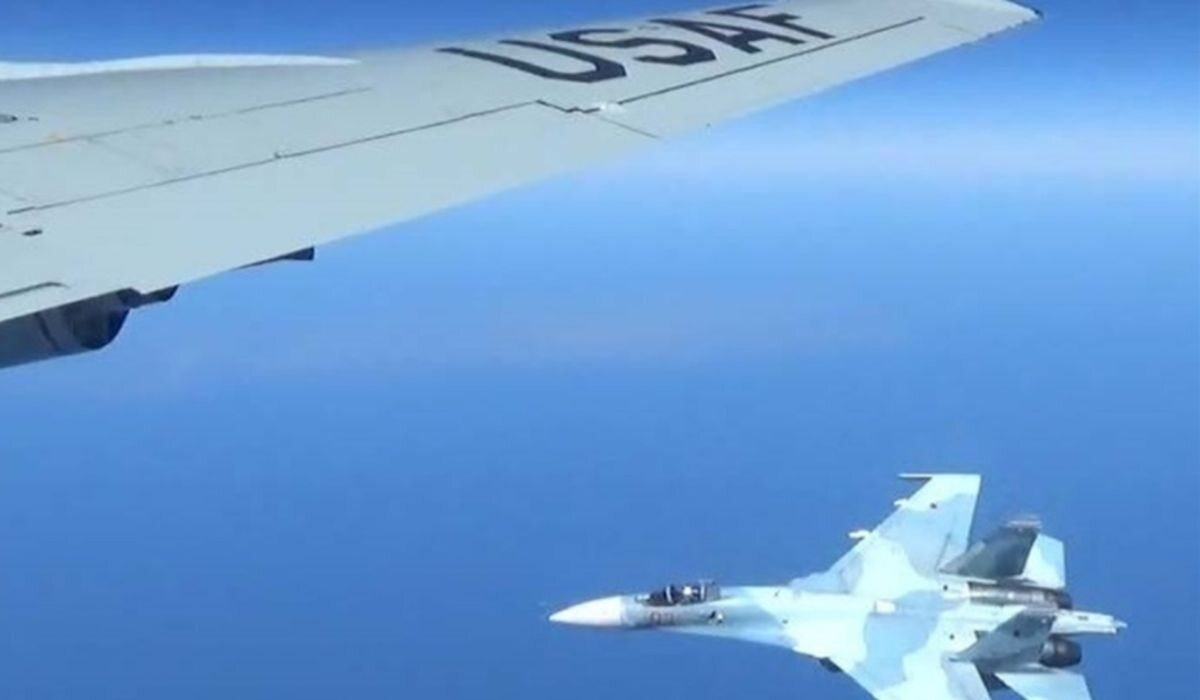 Incydent nad Bałtykiem. Rosyjski Su-27 półtora metra od samolotu USA 