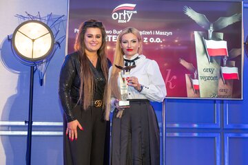 Anna Jankowska (z prawej) oraz&nbsp;wręczająca nagrodę Marlena Wronkowska, dyrektor ds. Sprzedaży PMPG Polskie Media