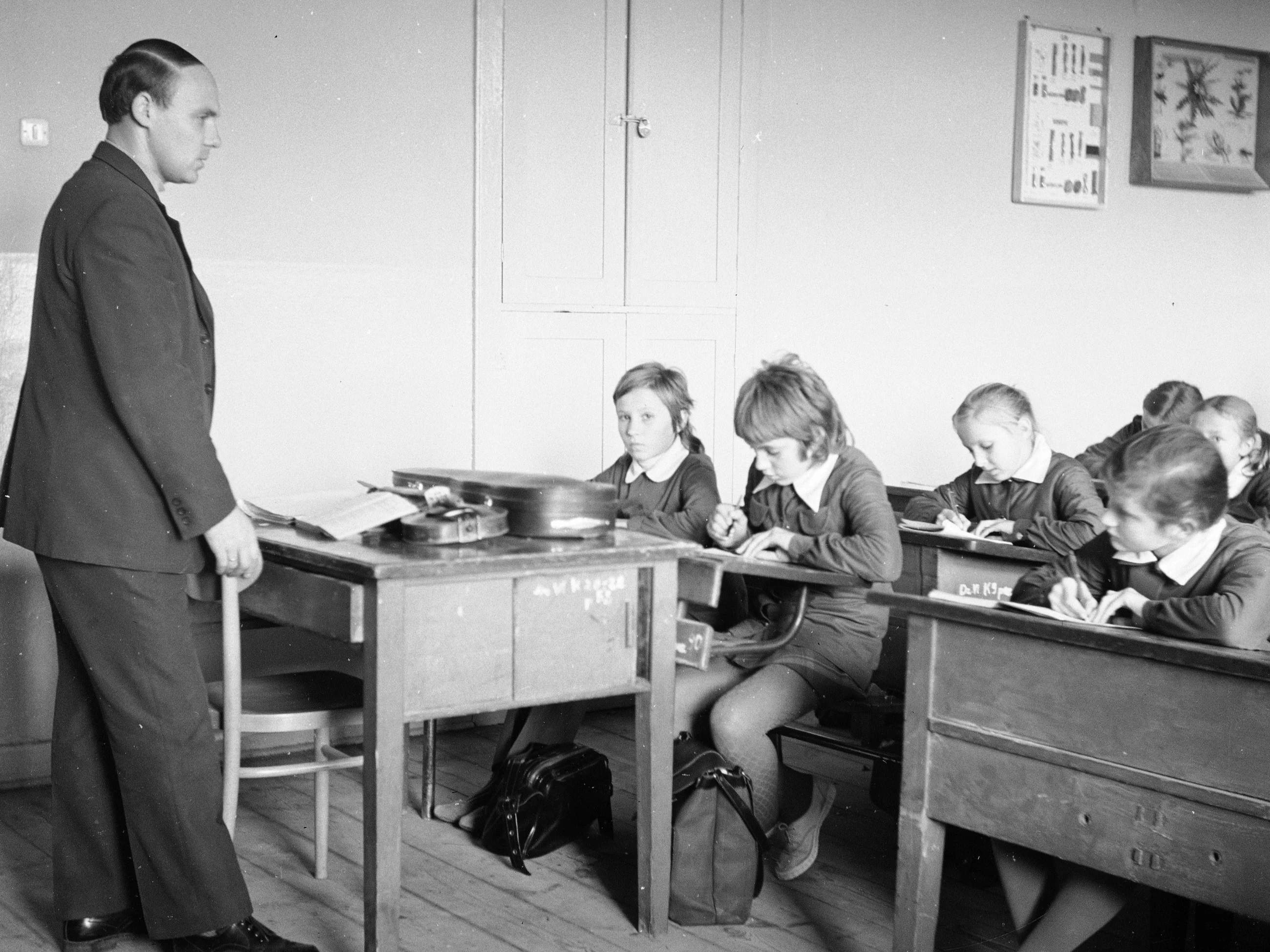 Pamiętasz szkołę w czasach PRL-u? Spróbuj zdobyć choć połowę punktów