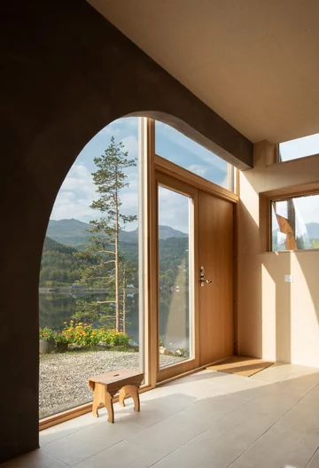 Drewniany dom w Ulvik, proj. Rever & Drage 