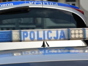 Rozbity radiowóz z nastolatkami. Jeden z policjantów z zarzutami