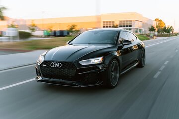 Samoch&oacute;d marki Audi