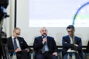 Filip Osadczuk (z lewej), Adrian Skrocki (pośrodku) oraz&nbsp;Mariusz Bartosewicz
