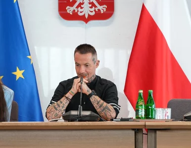 Miniatura: Zawieszony poseł KO wściekły na biskupów....