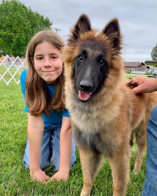 Miniatura: 11-latek fotografuje się z każdym...