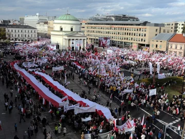 Marsz "Obudź się Polsko" w Warszawie (fot. PAP/Tomasz Gzell)