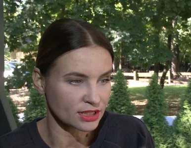 Miniatura: Miley Cyrus tylko w... kolczykach na...