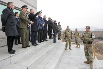 Andrzej Duda w koreańskiej strefie zdemilitaryzowanej 