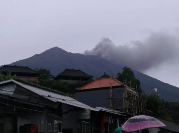 Erupcja wulkanu Agung 