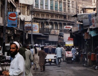 Miniatura: Pakistan: najpierw bomba, potem...