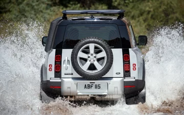 Land Rover Defender 2020 