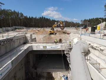Prace na terenie budowy tunelu pod Świną 