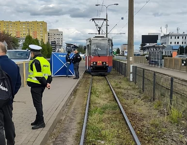 Miniatura: Nastolatka zginęła pod tramwajem....
