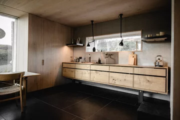 Stary kamienny dom w nowoczesnym wydaniu Dinesen, Kylie, kamienna chatka, dom