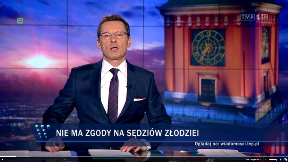 Paski informacyjne z "Wiadomości" TVP 