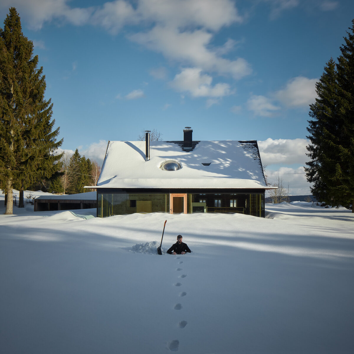 130-letni domek w górach w nowej odsłonie, projekt Mjölk Linka, Mjölk, domek w górach