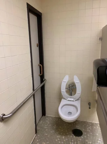 Nawet jak się chce wyjść, to nie ma jak 