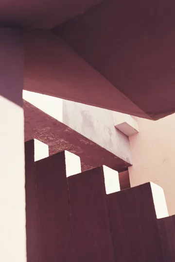 La Muralla Roja, osiedle projektu Ricardo Bofill Taller de Arquitectura Ricardo Bofill, La Muralla Roja