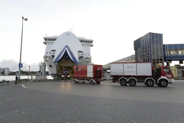 Prom, którym polscy strażacy wrócili ze Szwecji 