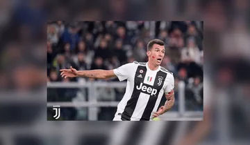 Piłkarze wspierają akcję zwalczania przemocy wobec kobiet 