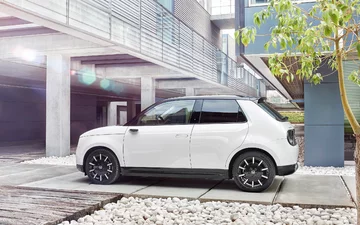 Honda e. Samochód elektryczny 