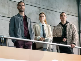 Miniatura: Te 5 seriali właśnie podbija Netflix w...