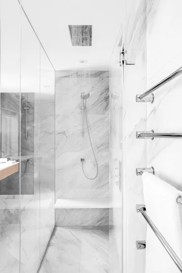 Mieszkanie w bieli, projekt Newsam Construction 2624-01, v2com