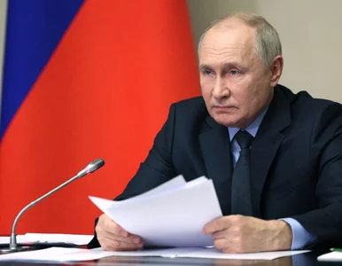 Miniatura: Putin odegrał kuriozalną scenę. „Trudno...