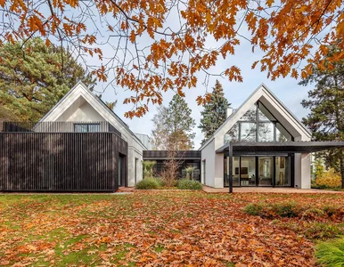 Miniatura: Dom parterowy to harmonia codzienności,...