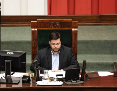 Miniatura: Tyszka: Za porównanie posłów do małp...