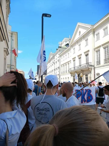 Zdjęcie z protestu lekarzy i zawodów medycznych z 1 czerwca 2019 r. 