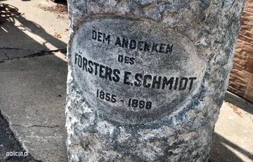 Drogowskazy znajdowały się na trzech różnych posesjach 